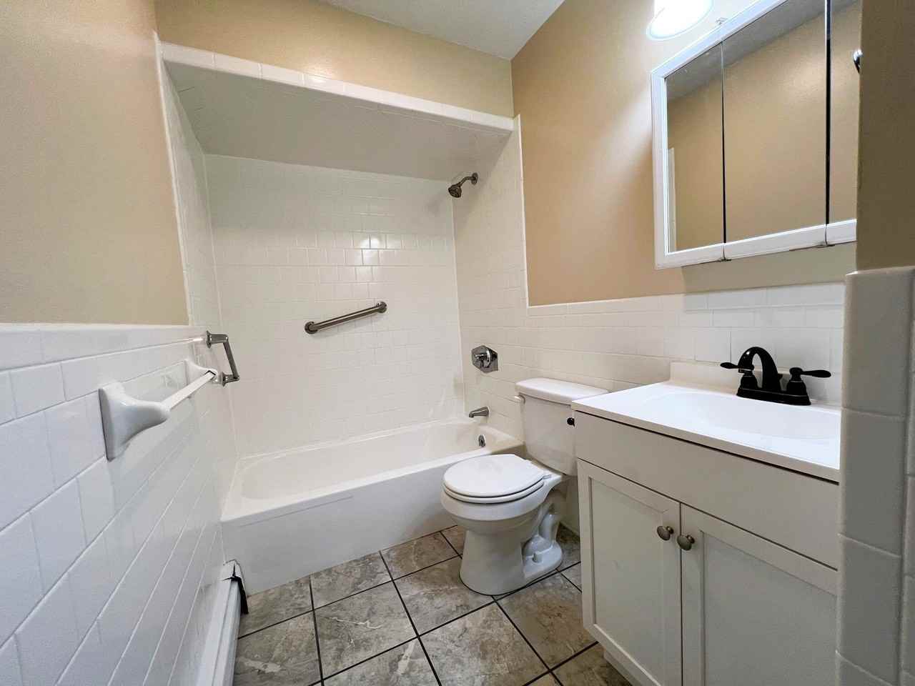 Cass/Elm - Photo 7 of 18