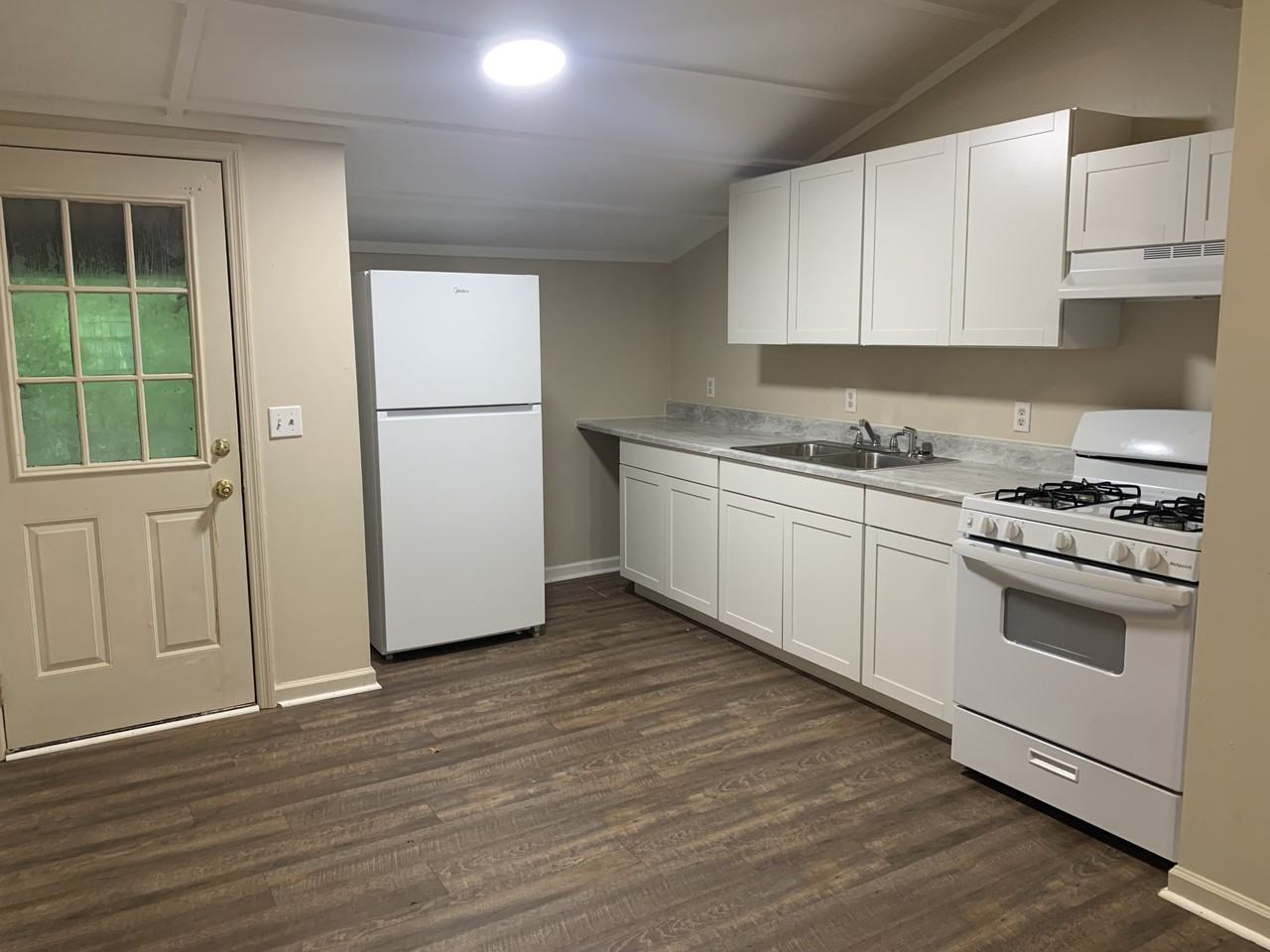 137 Sumner Top Lane - Photo 2 of 6