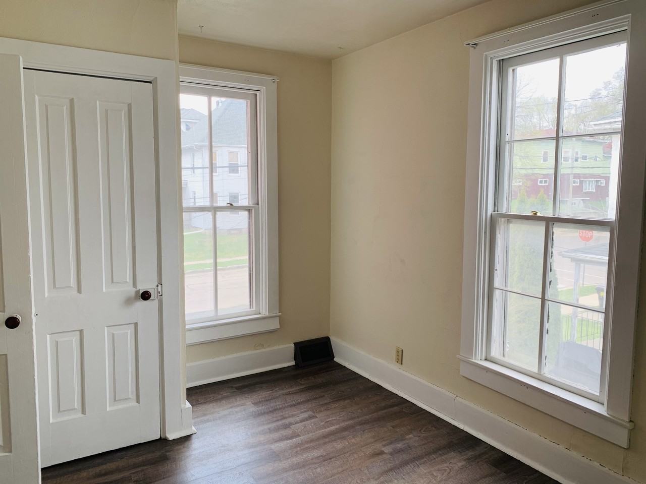 317 North Van Buren Avenue - Photo 5 of 12