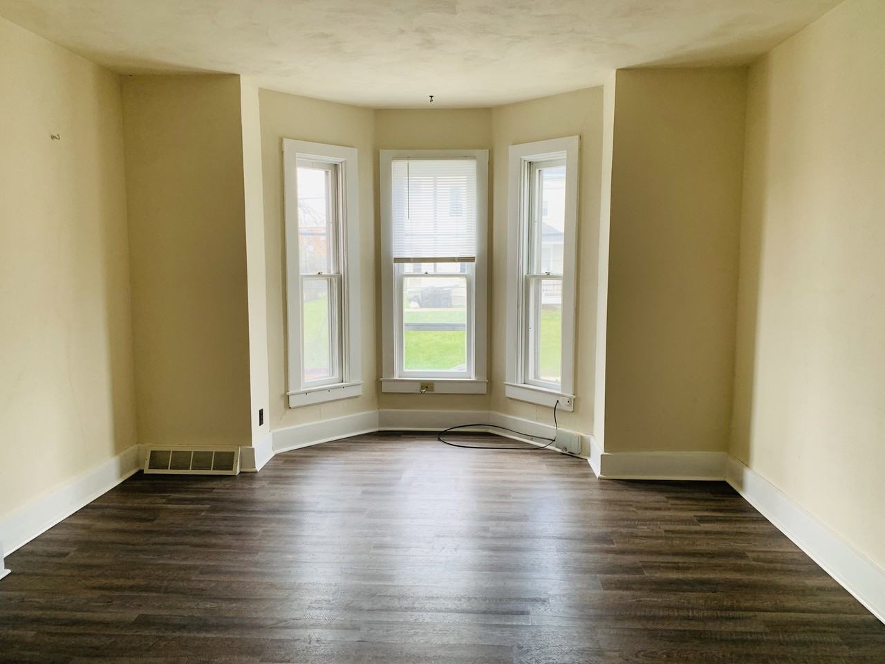 317 North Van Buren Avenue - Photo 7 of 12