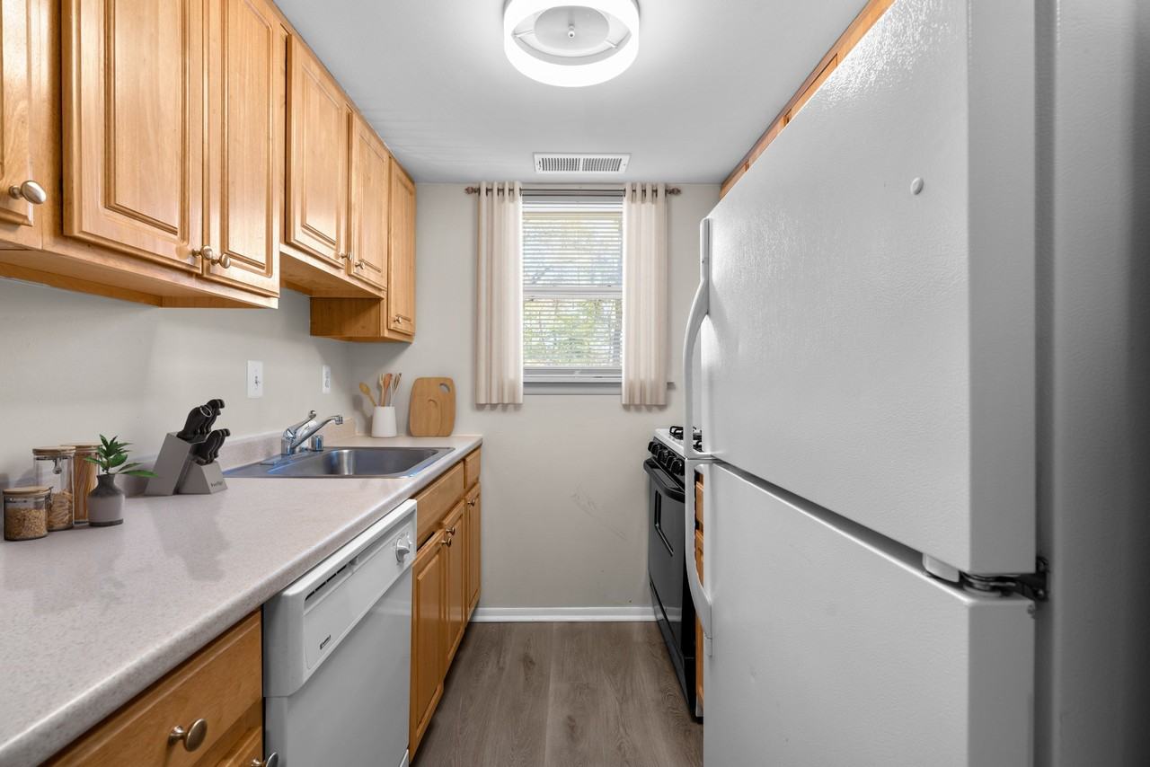 3612 Court House Drive - Photo 5 of 10