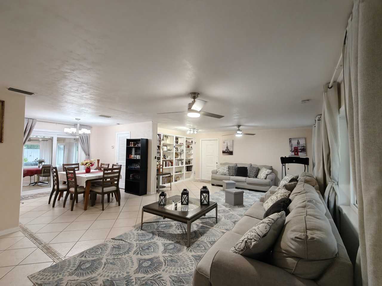 2305 Northwest 48th Terrace - Photo 6 of 37