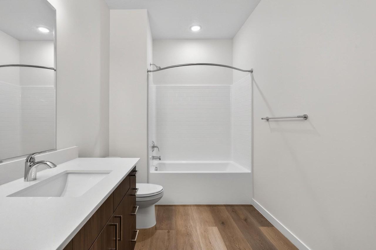 Mountain View Apartments - Photo 7 of 50