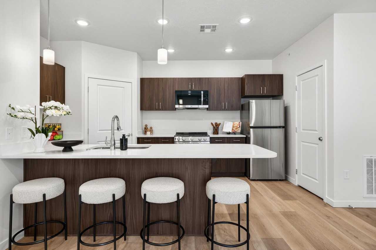 Mountain View Apartments - Photo 7 of 50