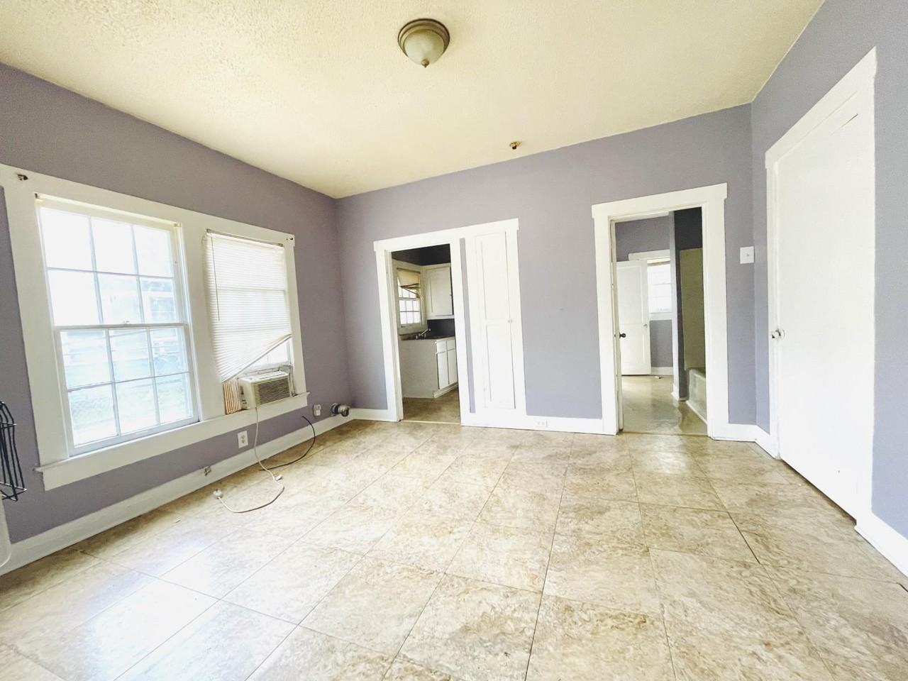 122 Southend Blvd - Photo 5 of 11