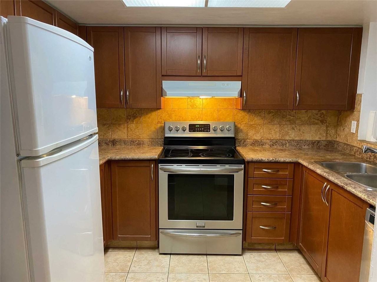 335 Webb Dr - Photo 3 of 6