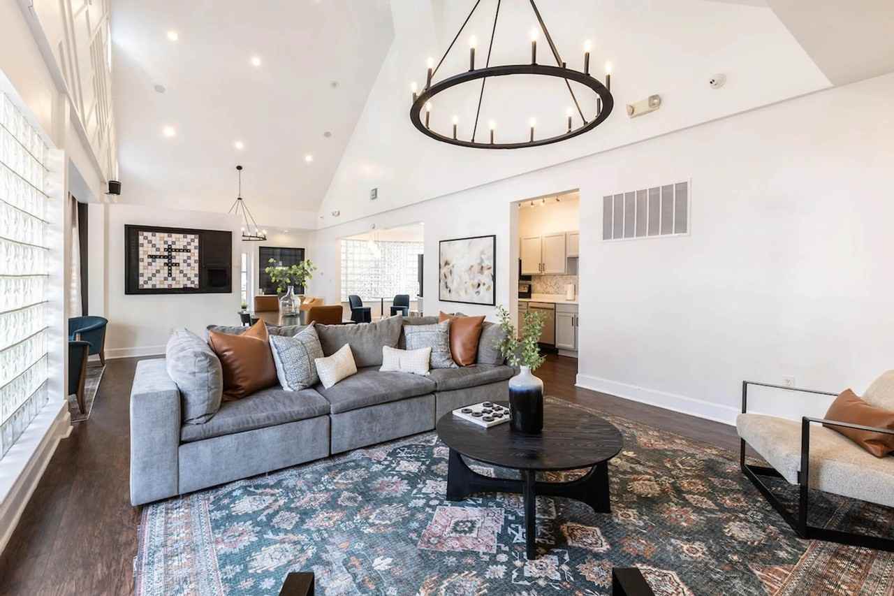 Crestline Cary - Photo 4 of 36