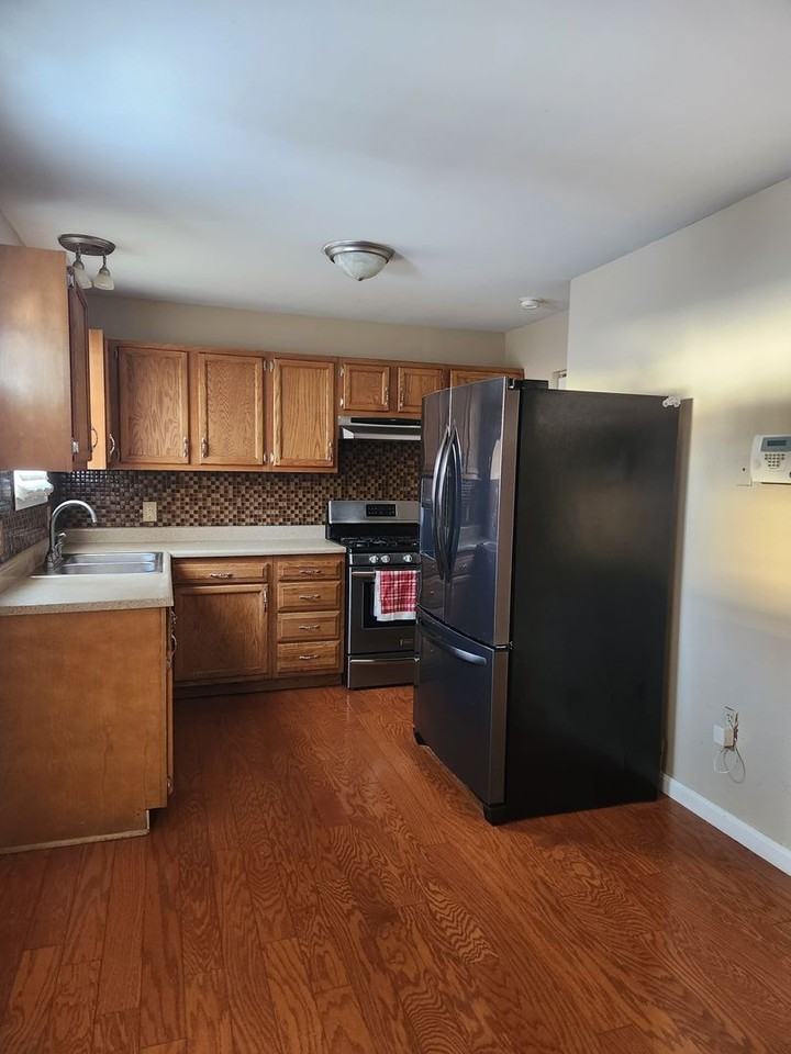 819 Donnelly St - Photo 5 of 14