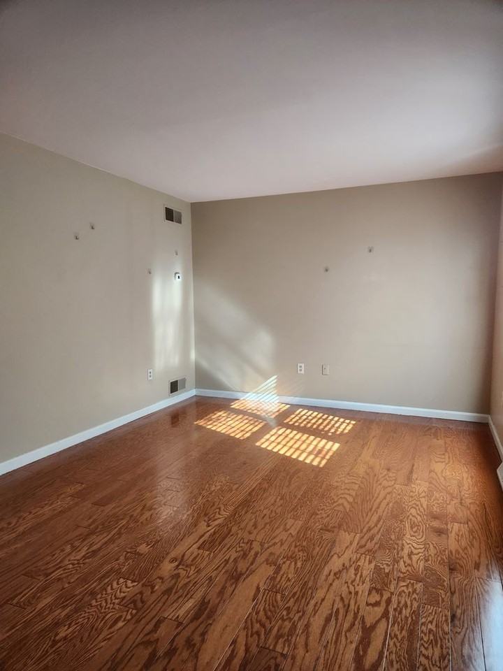 819 Donnelly St - Photo 6 of 14