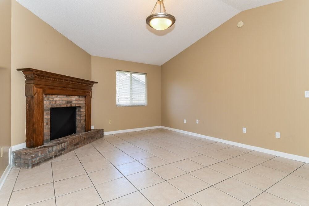 2291 Richard Lee St - Photo 4 of 25