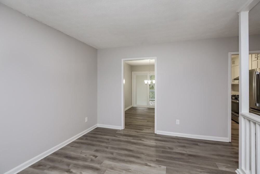 81 Floyd St - Photo 4 of 17