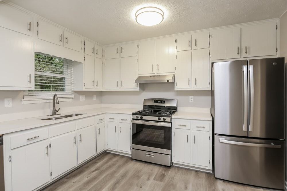 81 Floyd St - Photo 7 of 17