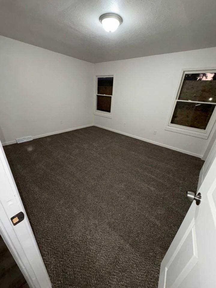 11 Westwood Dr - Photo 3 of 10