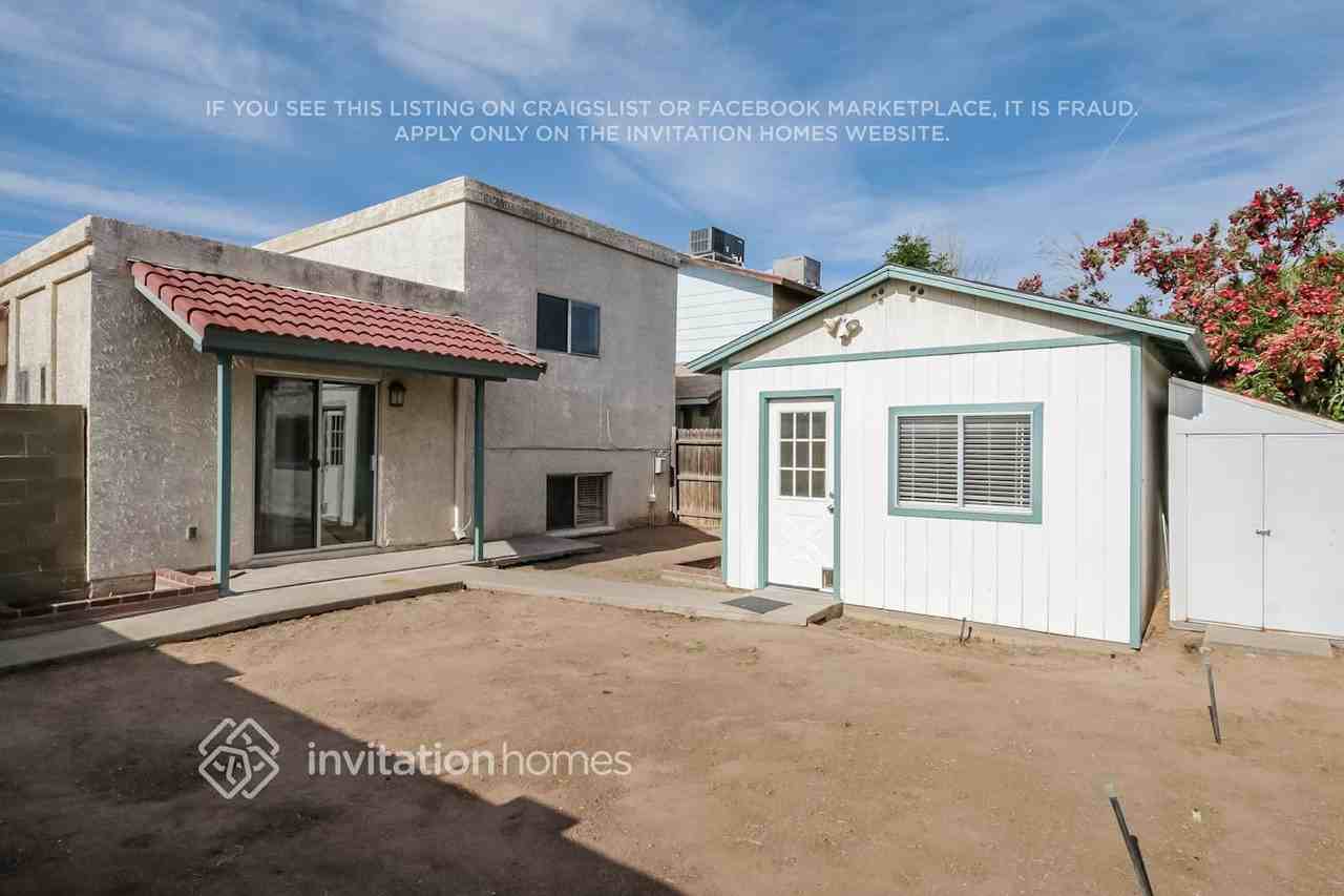 560 S Wilbur - Photo 2 of 4