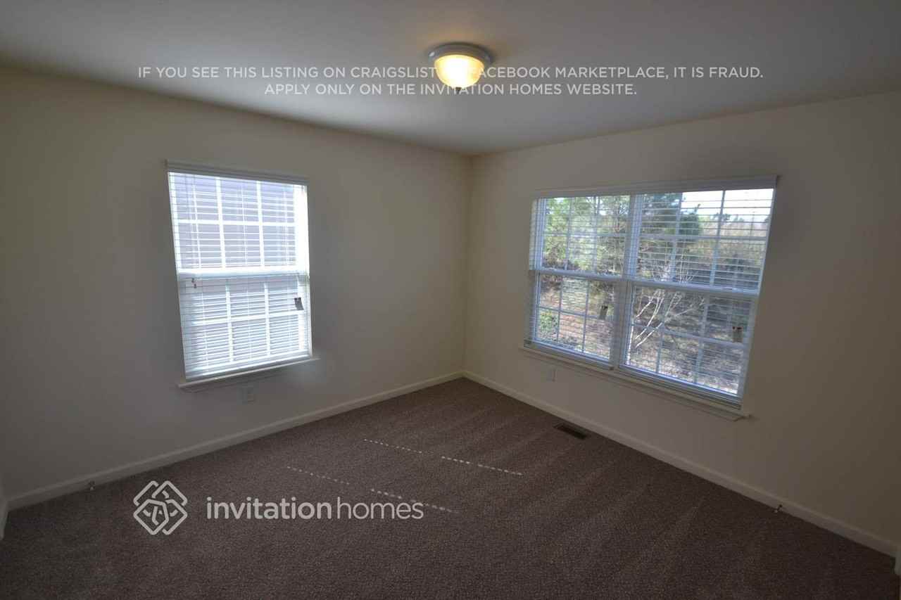 112 Village Pkwy - Photo 2 of 4