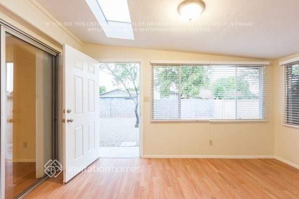 1632 E Broadmor Dr - Photo 3 of 21