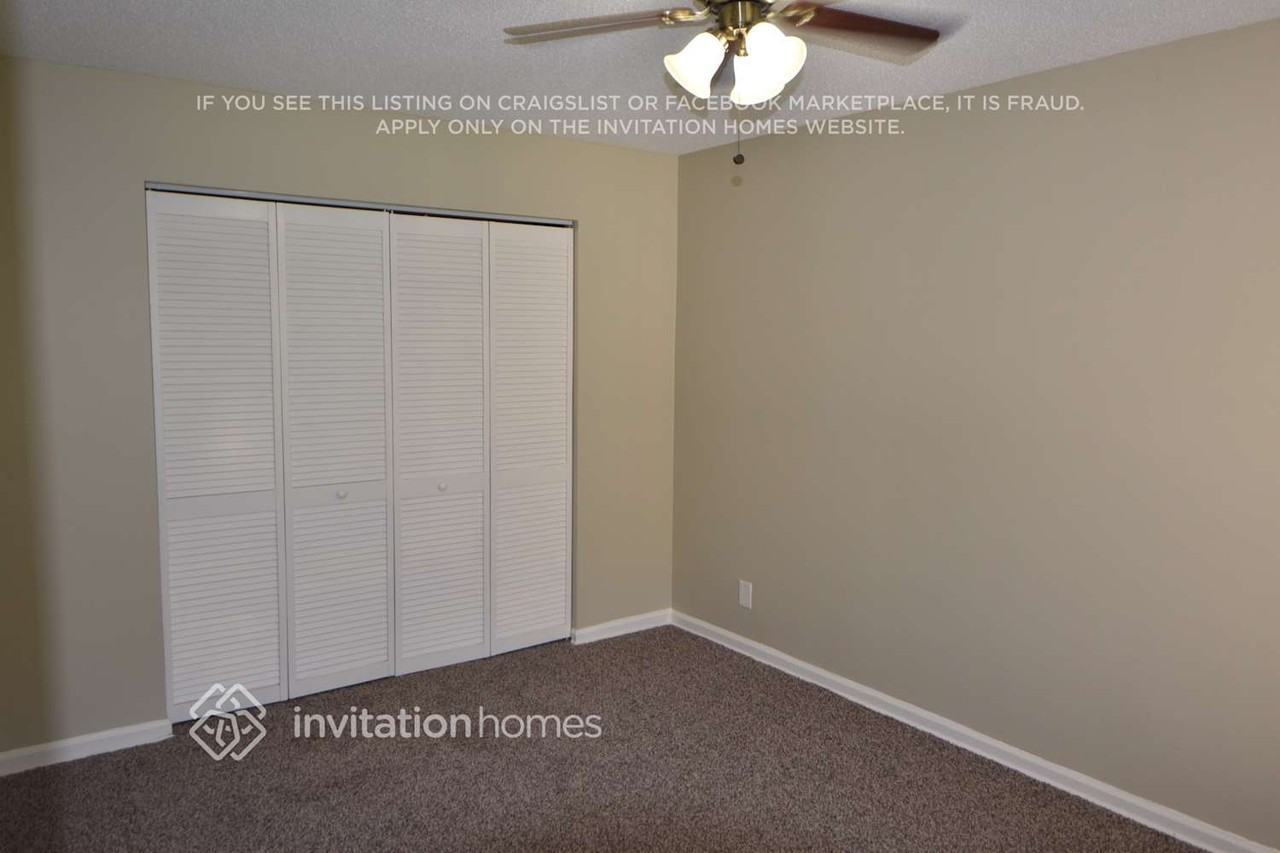 13788 Sheffield St - Photo 4 of 8