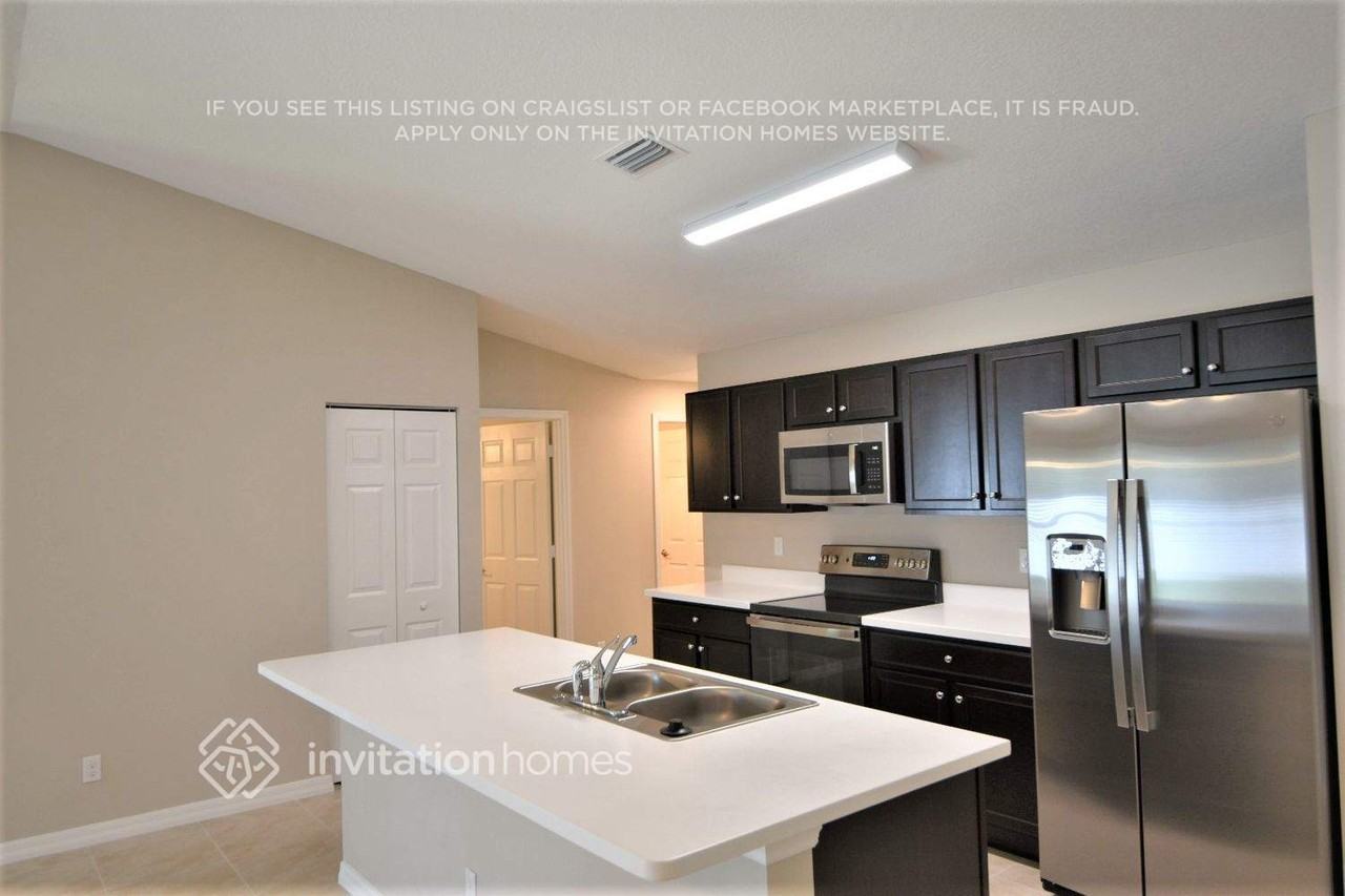 2261 Se Heathwood Cir - Photo 4 of 12