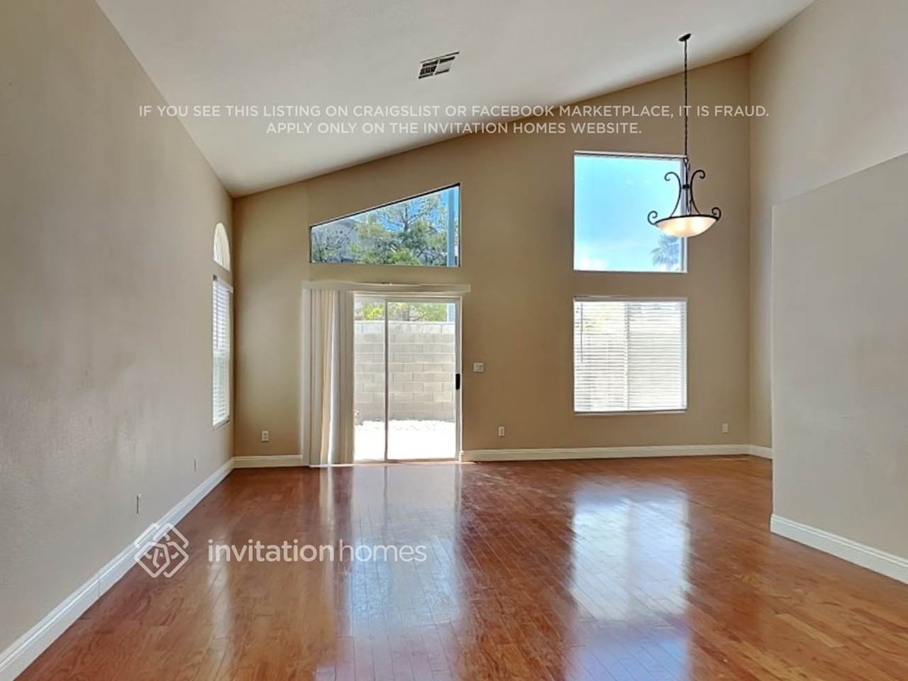 125 Golf Range St - Photo 4 of 20