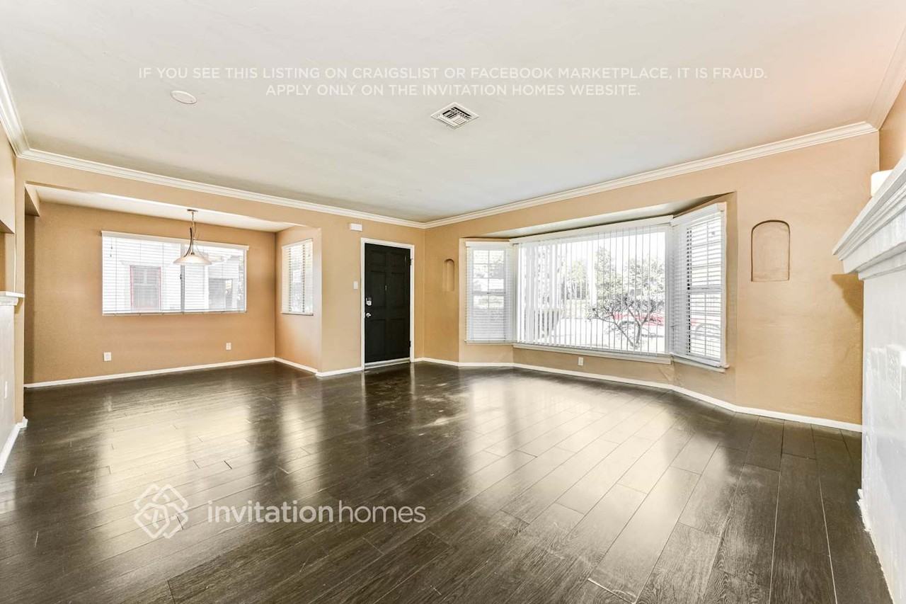 720 E 67th St - Photo 3 of 17
