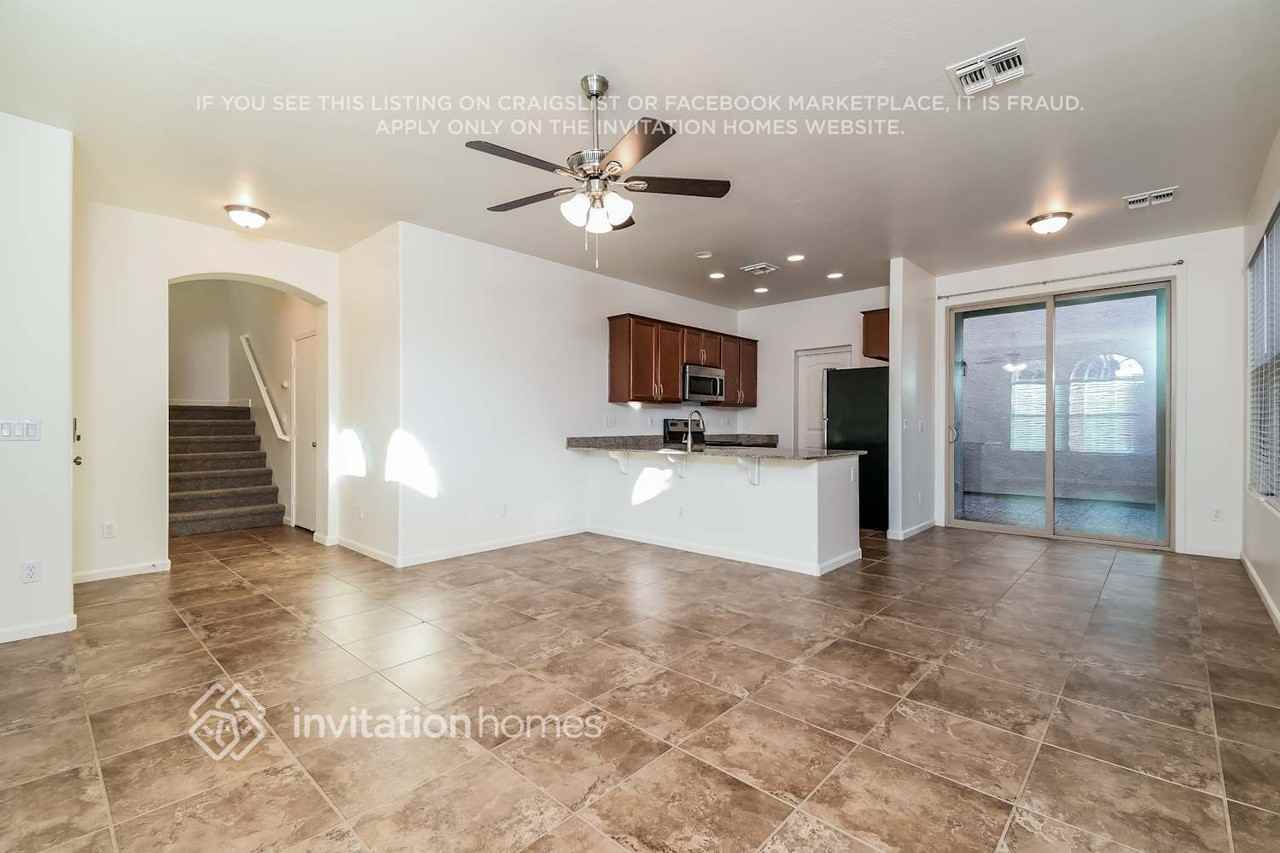 3386 E Liberty Ln - Photo 5 of 26