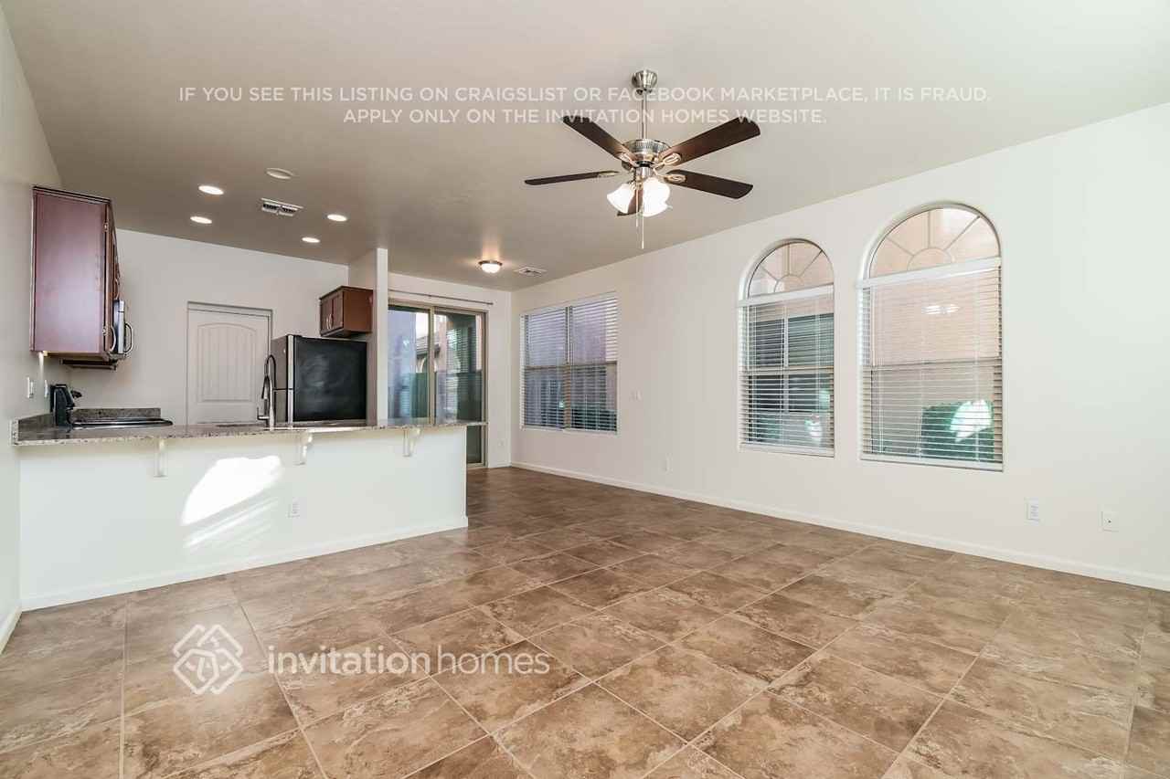 3386 E Liberty Ln - Photo 6 of 26