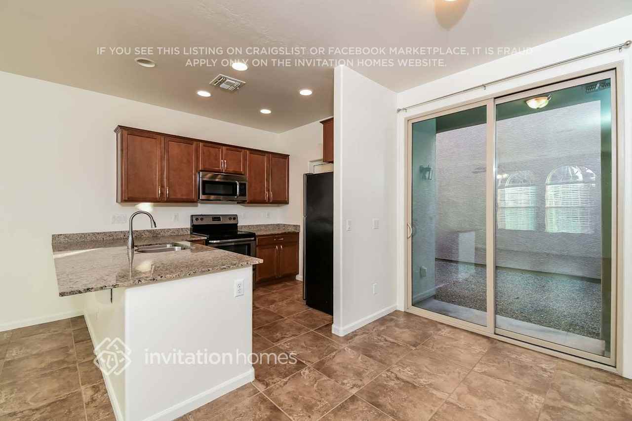 3386 E Liberty Ln - Photo 7 of 26