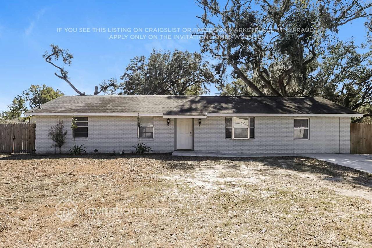 11811 Roselawn Ave - Photo 3 of 17