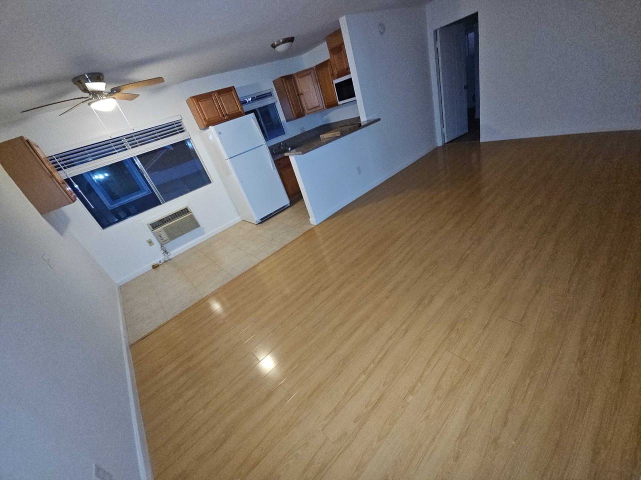 Satsuma Ave - Photo 6 of 25