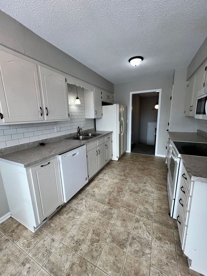 16929 E 3rd St S - Photo 6 of 18