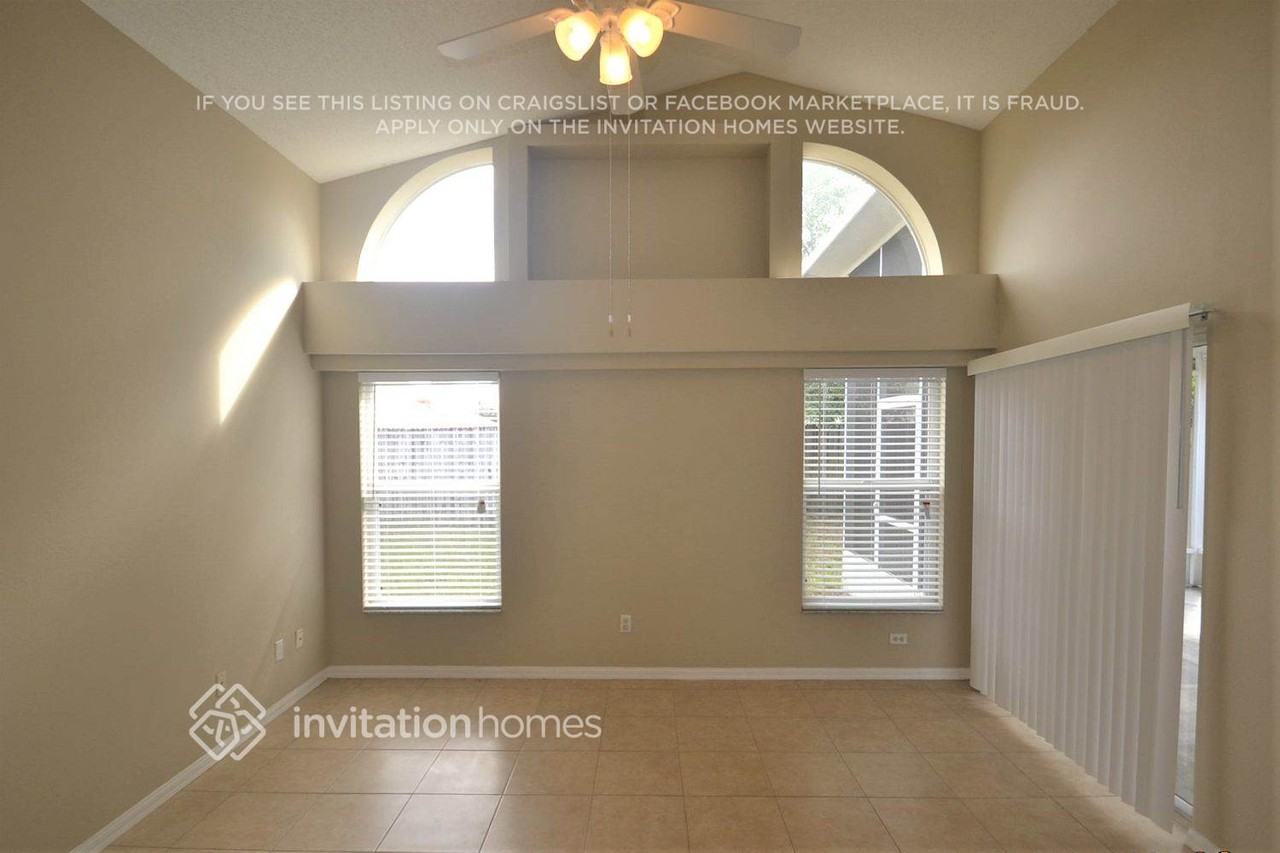 2688 Crater Ct - Photo 2 of 5