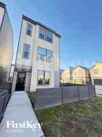 featured image of 18403 Idyllic Aly