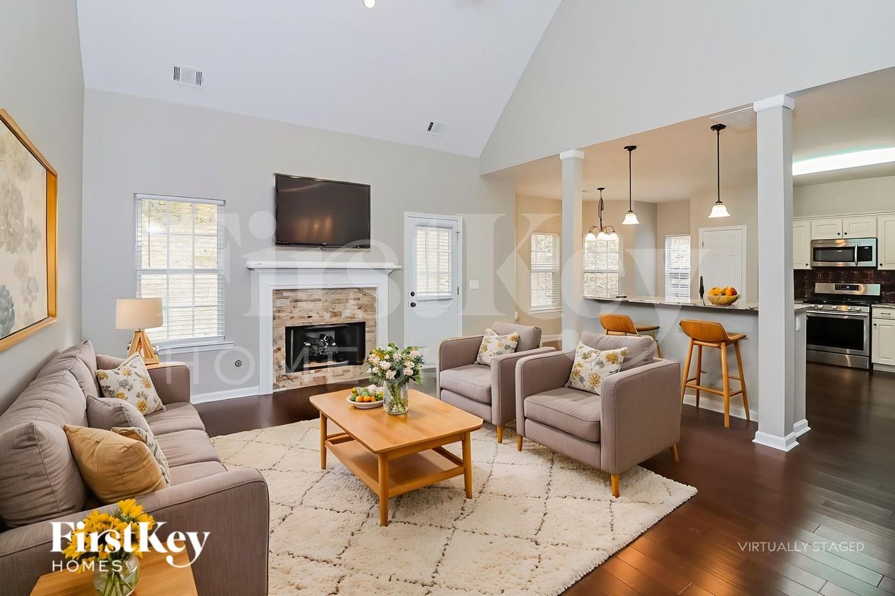 1805 Lightwood Ln Nw - Photo 4 of 18