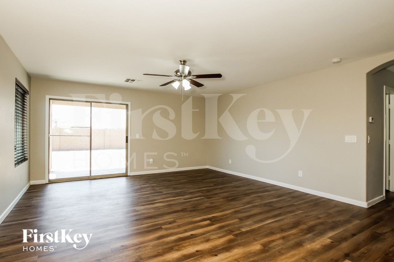 7221 W Marlette Ave - Photo 4 of 15