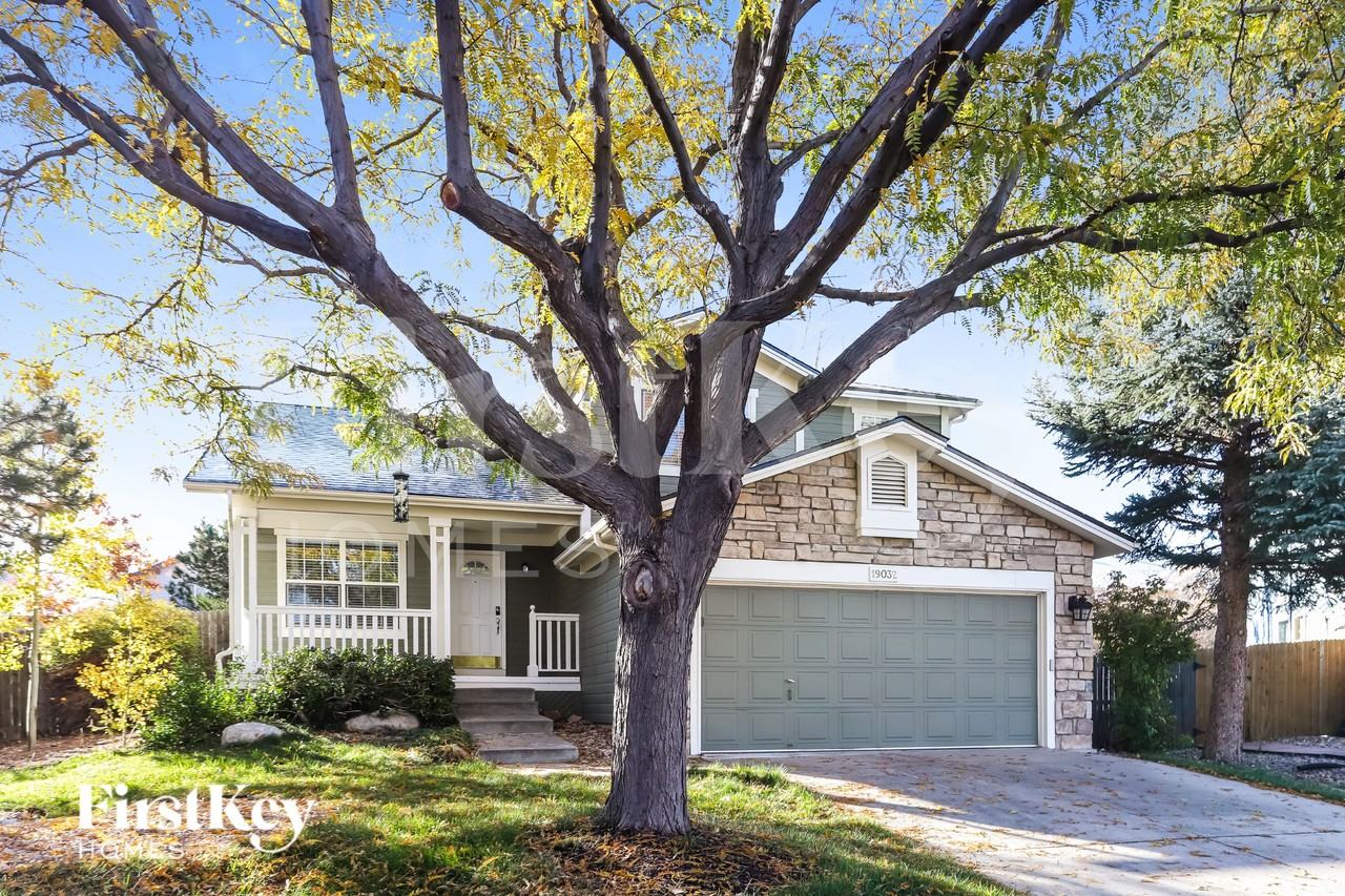 19032 E Whitaker Pl - Photo 2 of 15