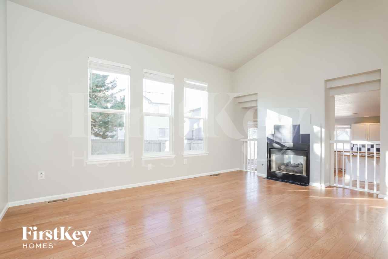 19032 E Whitaker Pl - Photo 7 of 15