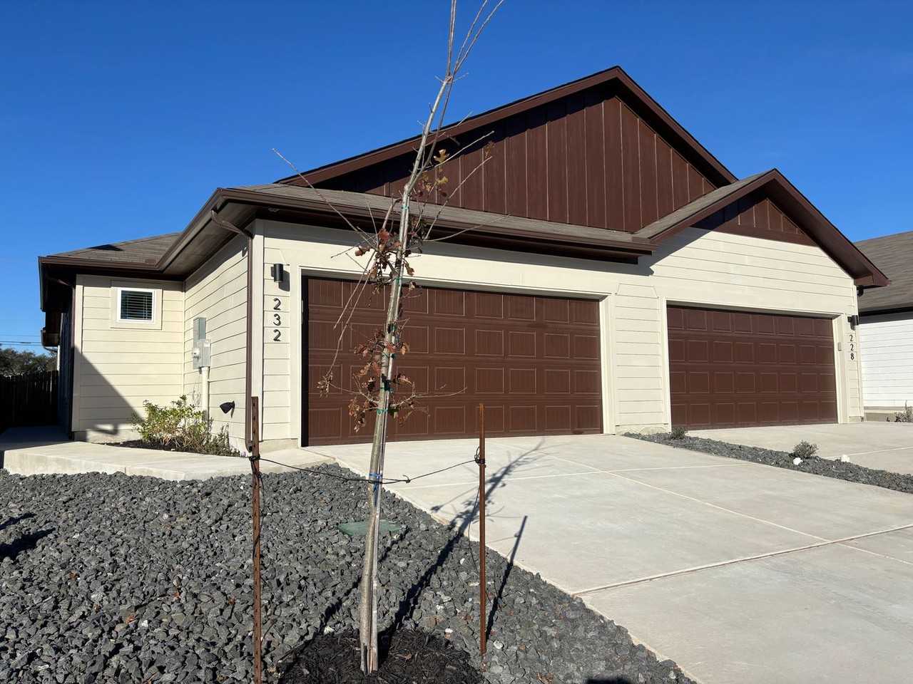 232 Nespral Dr - Photo 2 of 24