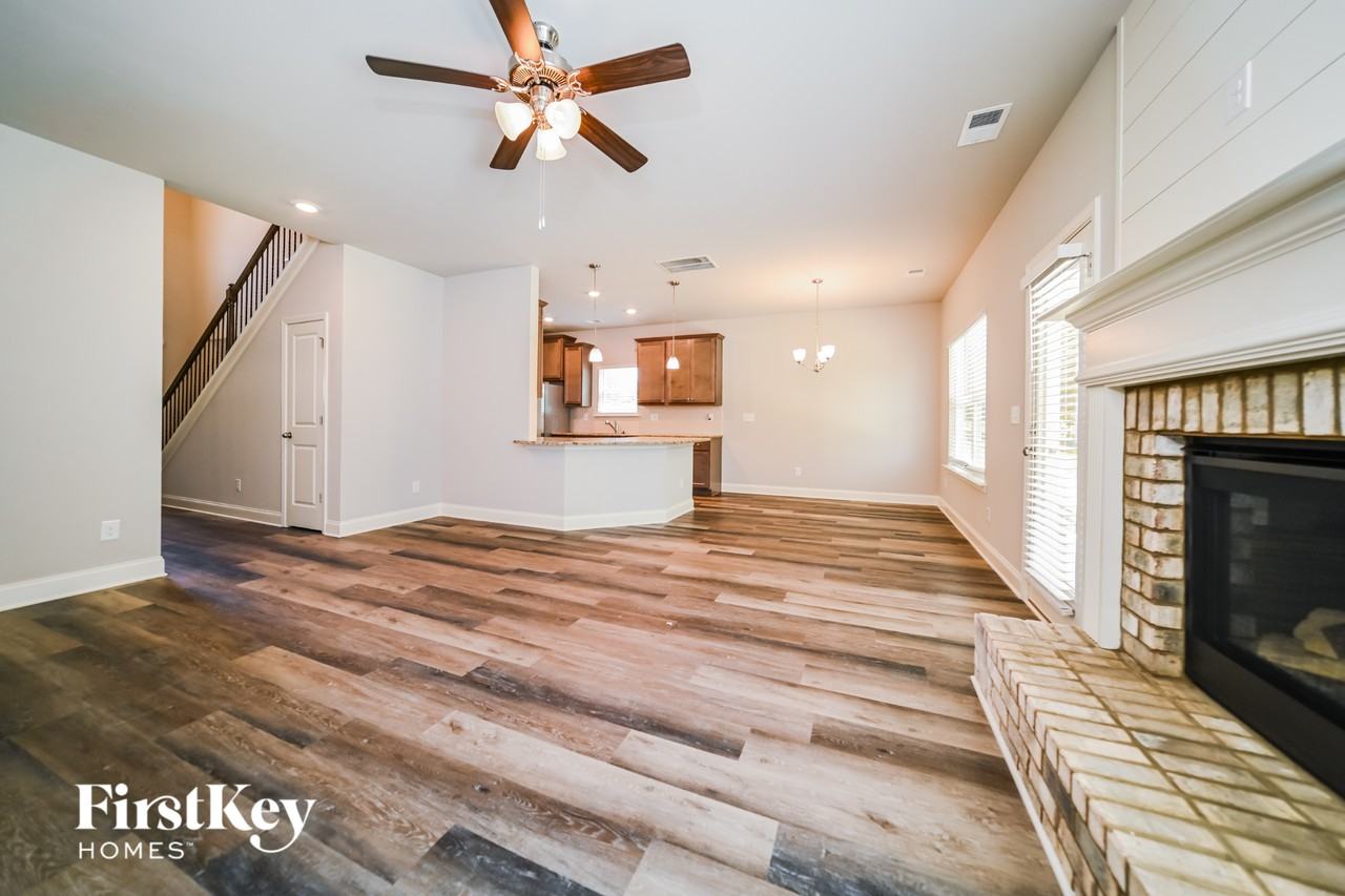 206 Cheshire Dr - Photo 4 of 15