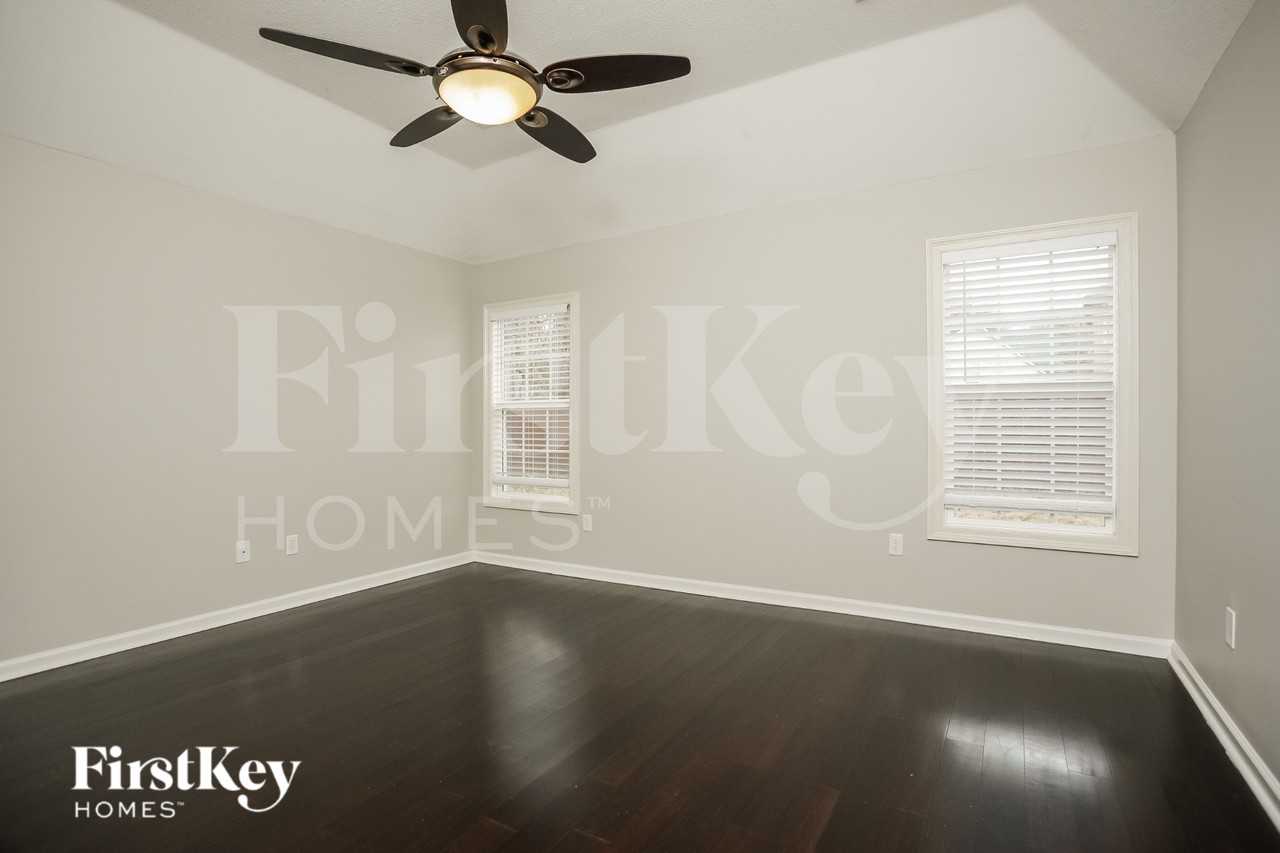 662 Eden Brook Ln - Photo 7 of 16