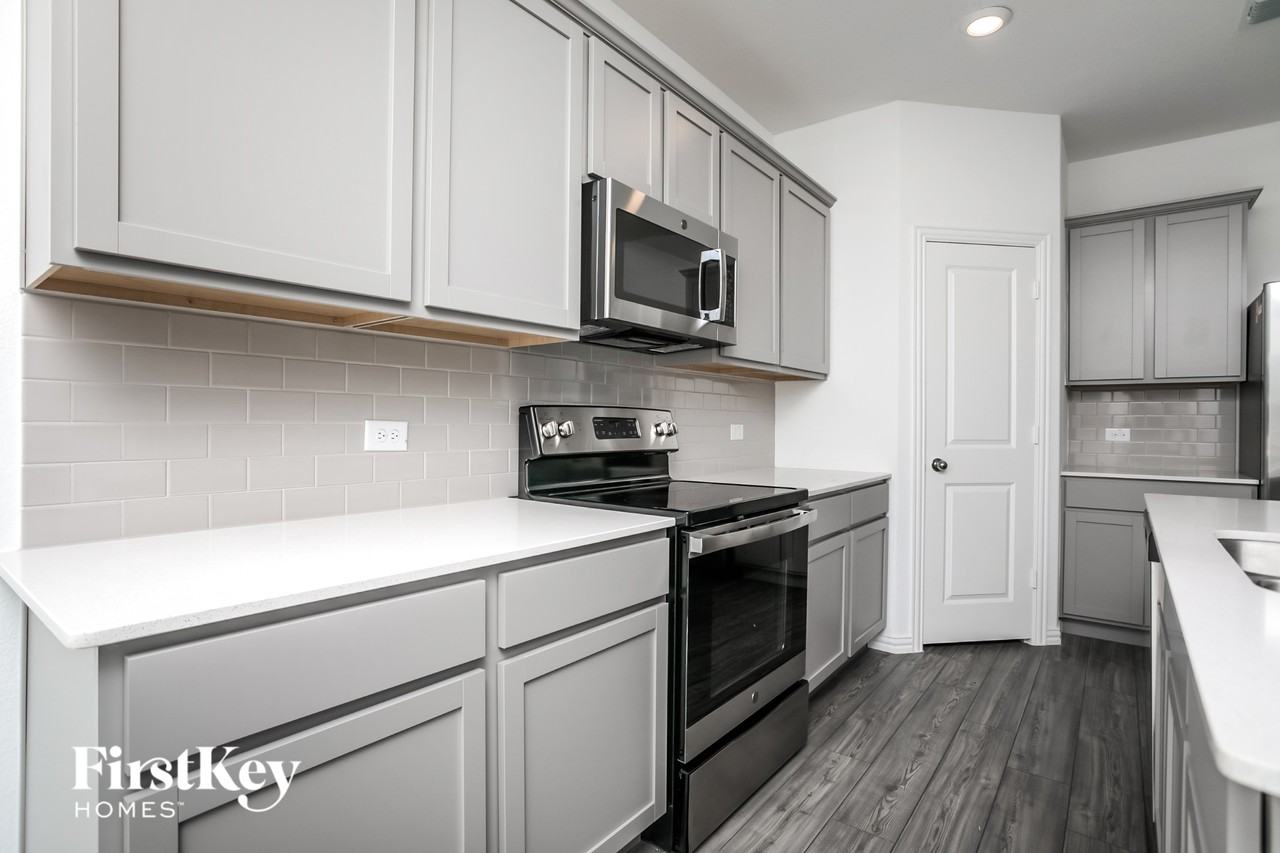 5213 Idlewood Trl - Photo 4 of 15