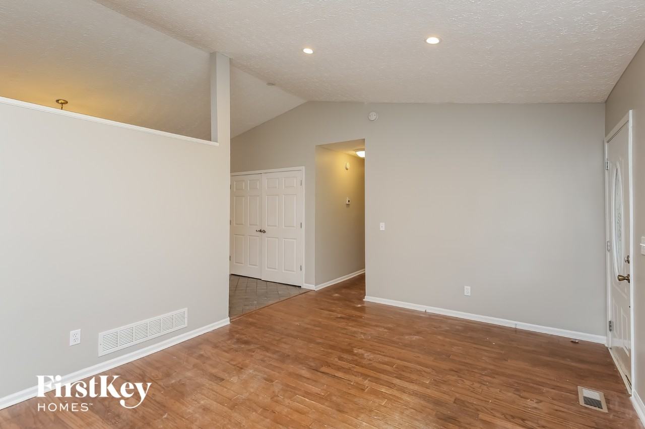 432 Shady Lane Cir - Photo 4 of 15