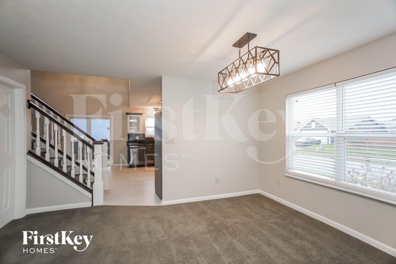 869 Fieldstone Dr - Photo 7 of 15