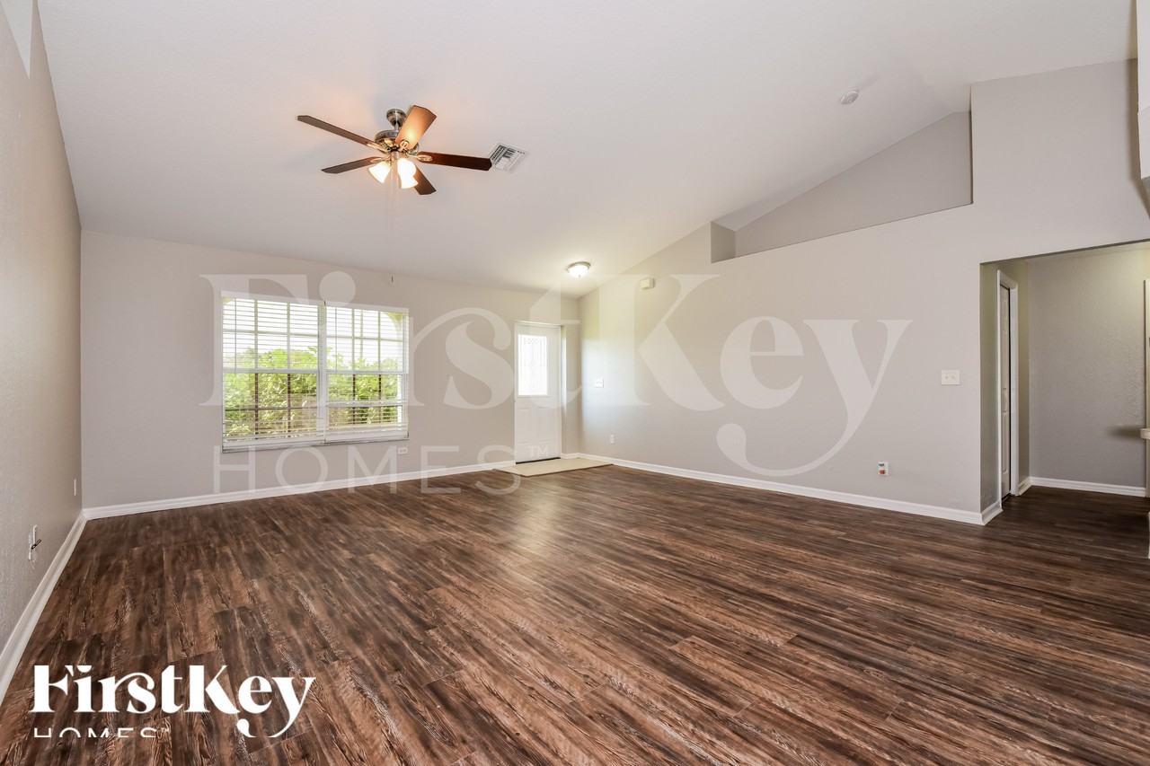 3619 Nw 41st Ln - Photo 2 of 18