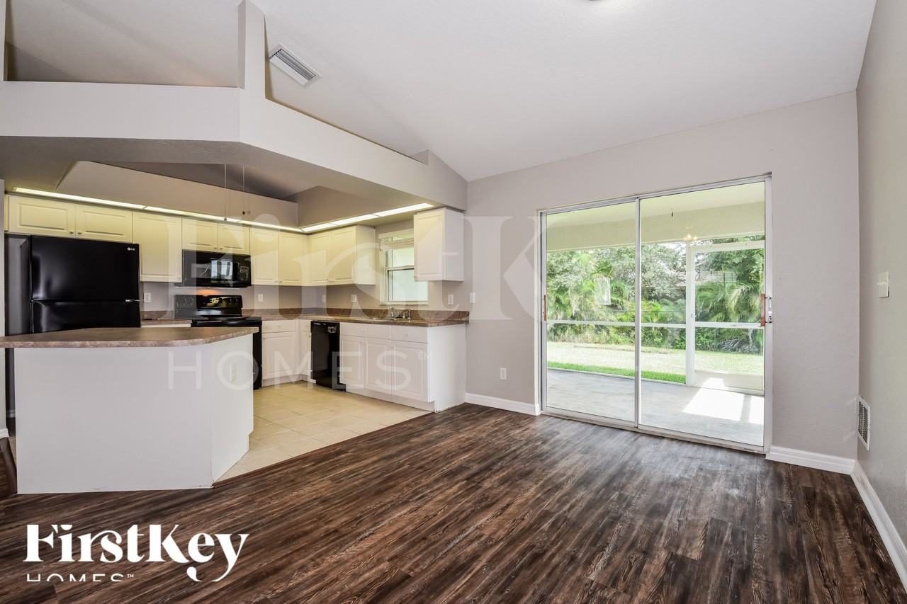 3619 Nw 41st Ln - Photo 5 of 18