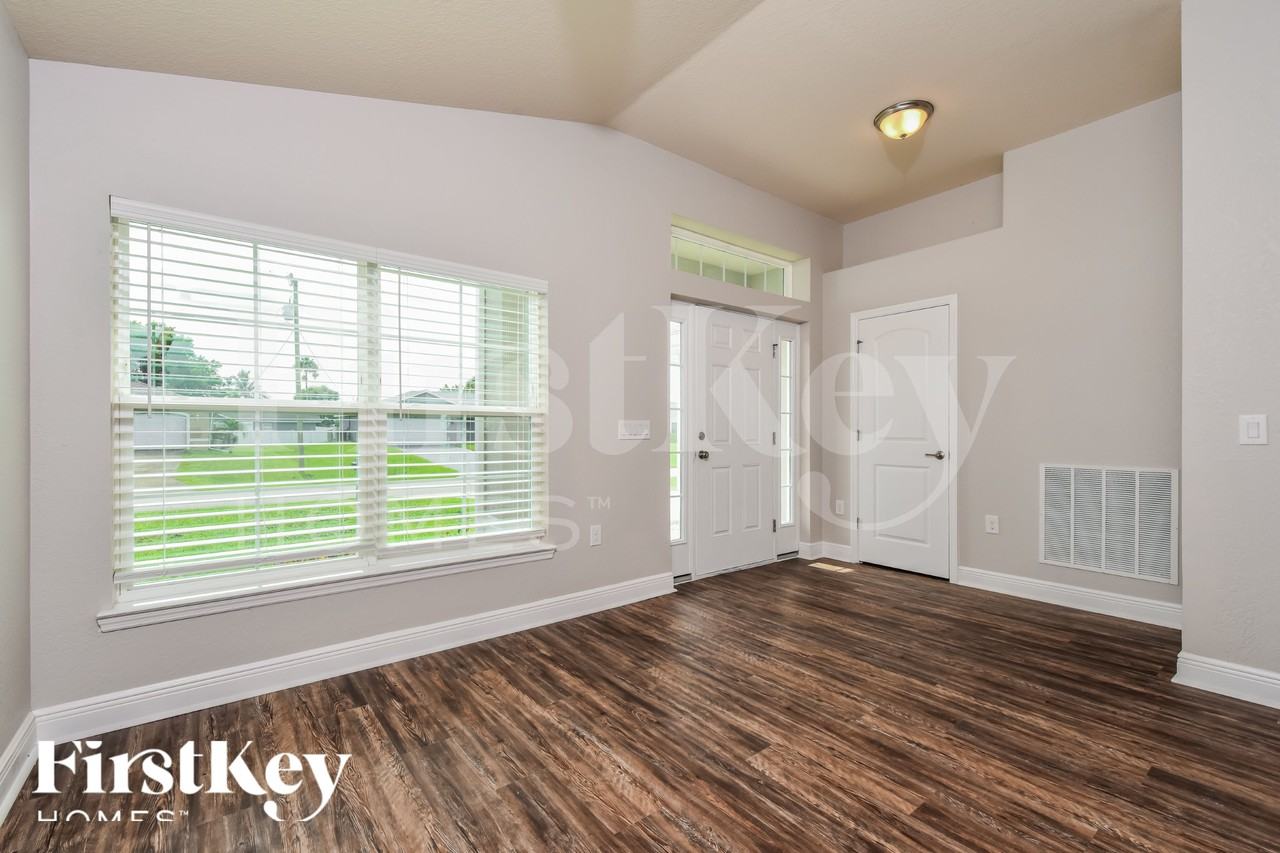 2716 Nw 3rd Ave - Photo 6 of 18