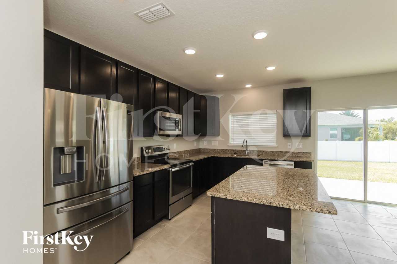 2124 Paoli Dr Ne - Photo 7 of 15