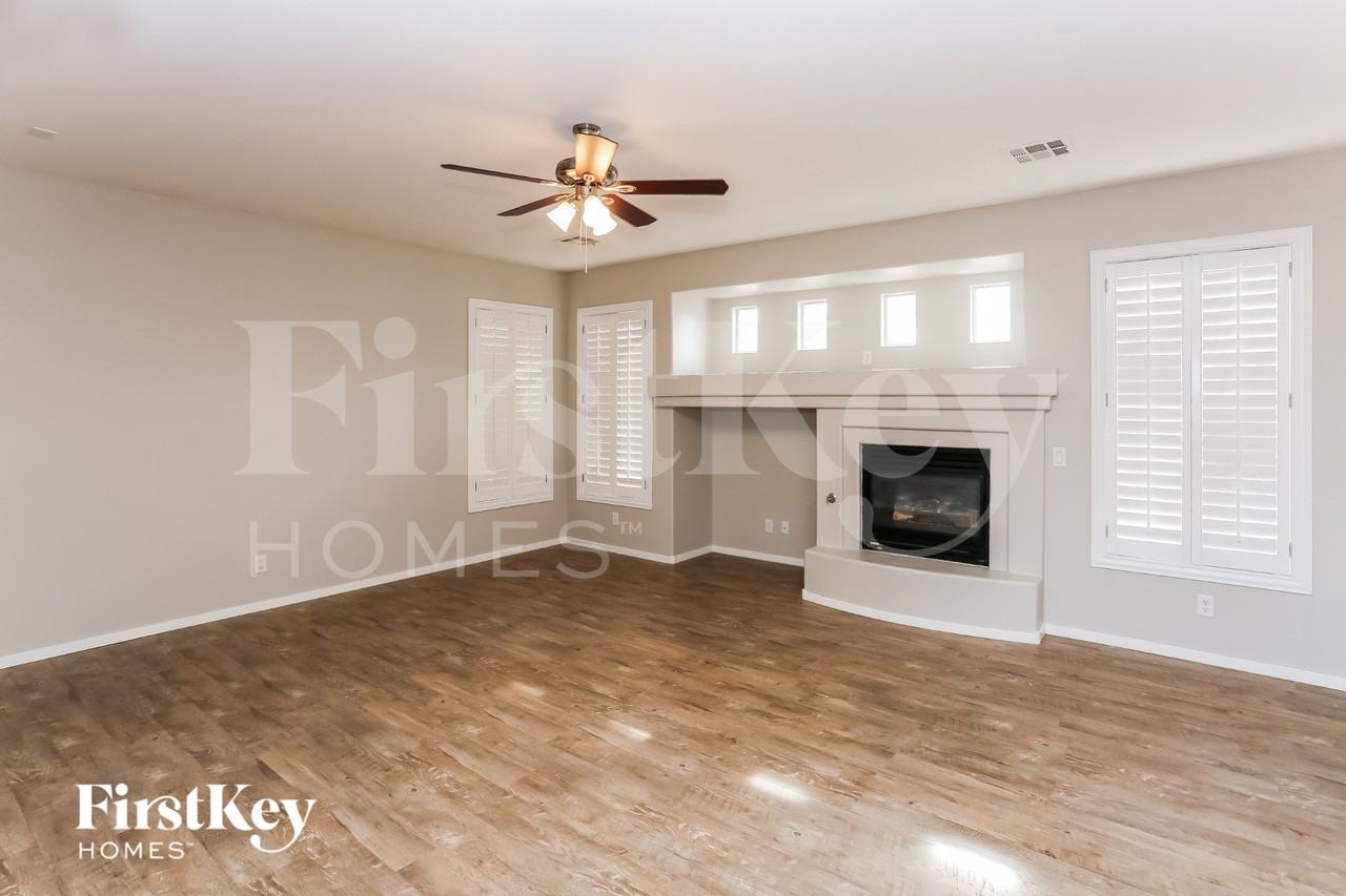 8645 Radiant Ruby Ave - Photo 3 of 15