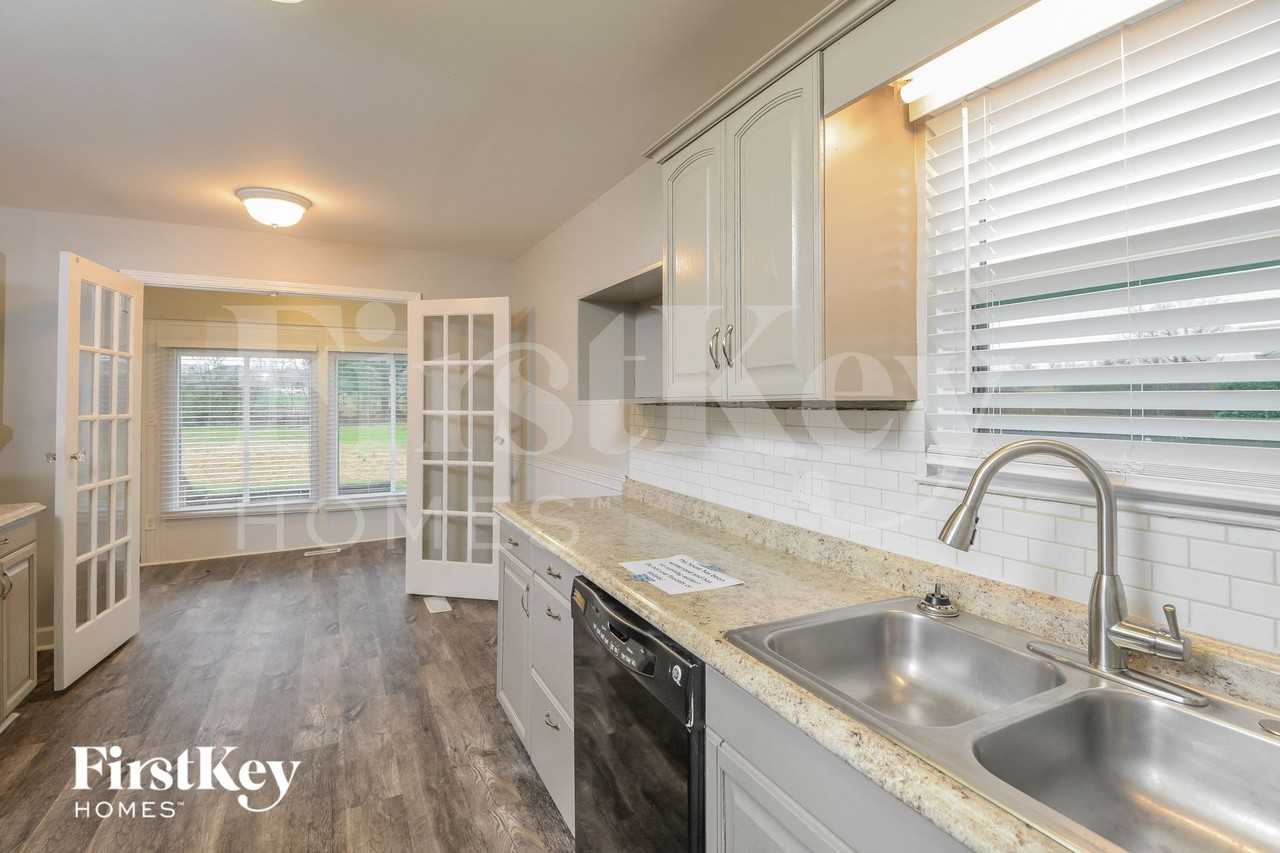 109 Pinehurst Rd - Photo 7 of 14