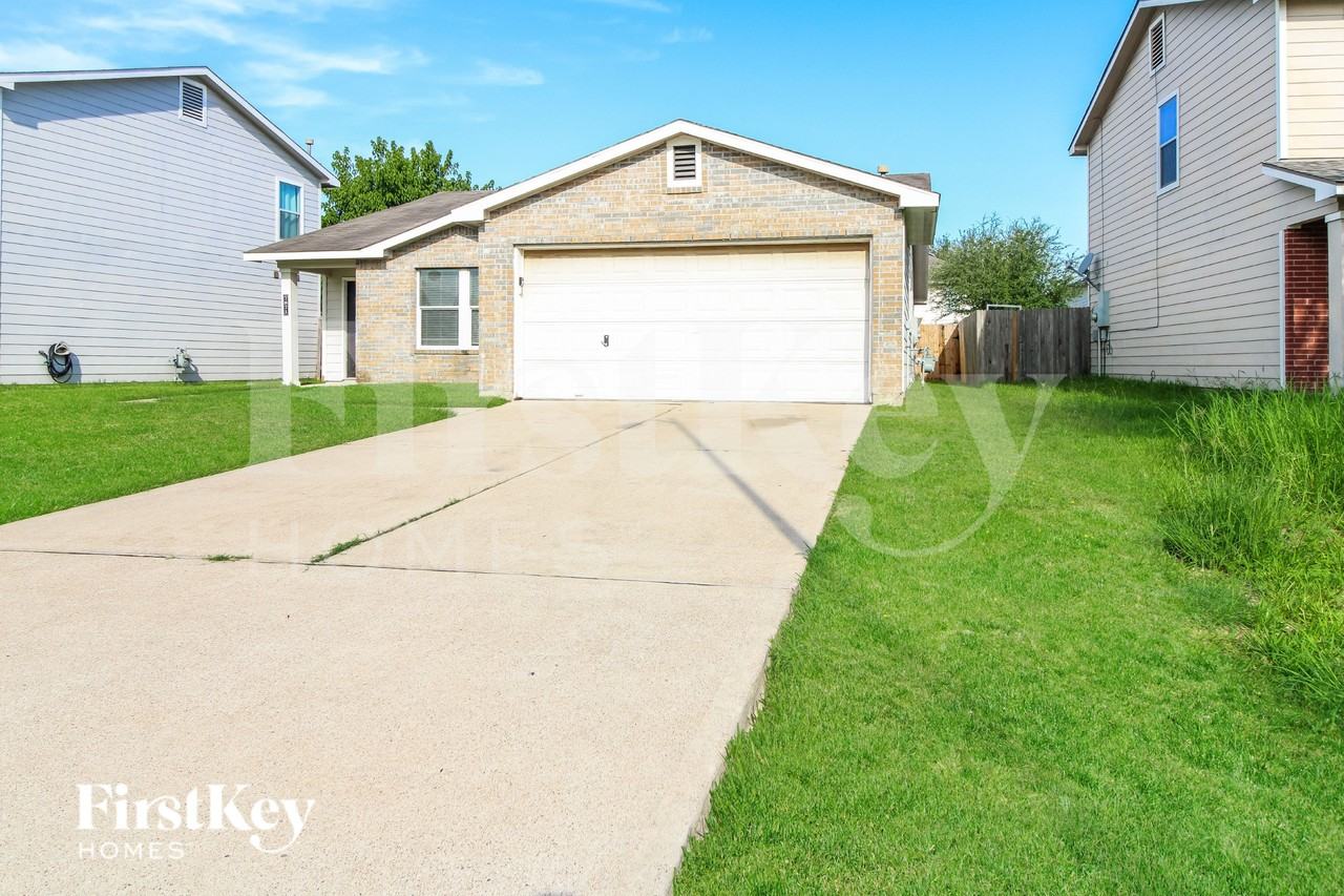 7871 Ashland Springs Ln - Photo 2 of 15