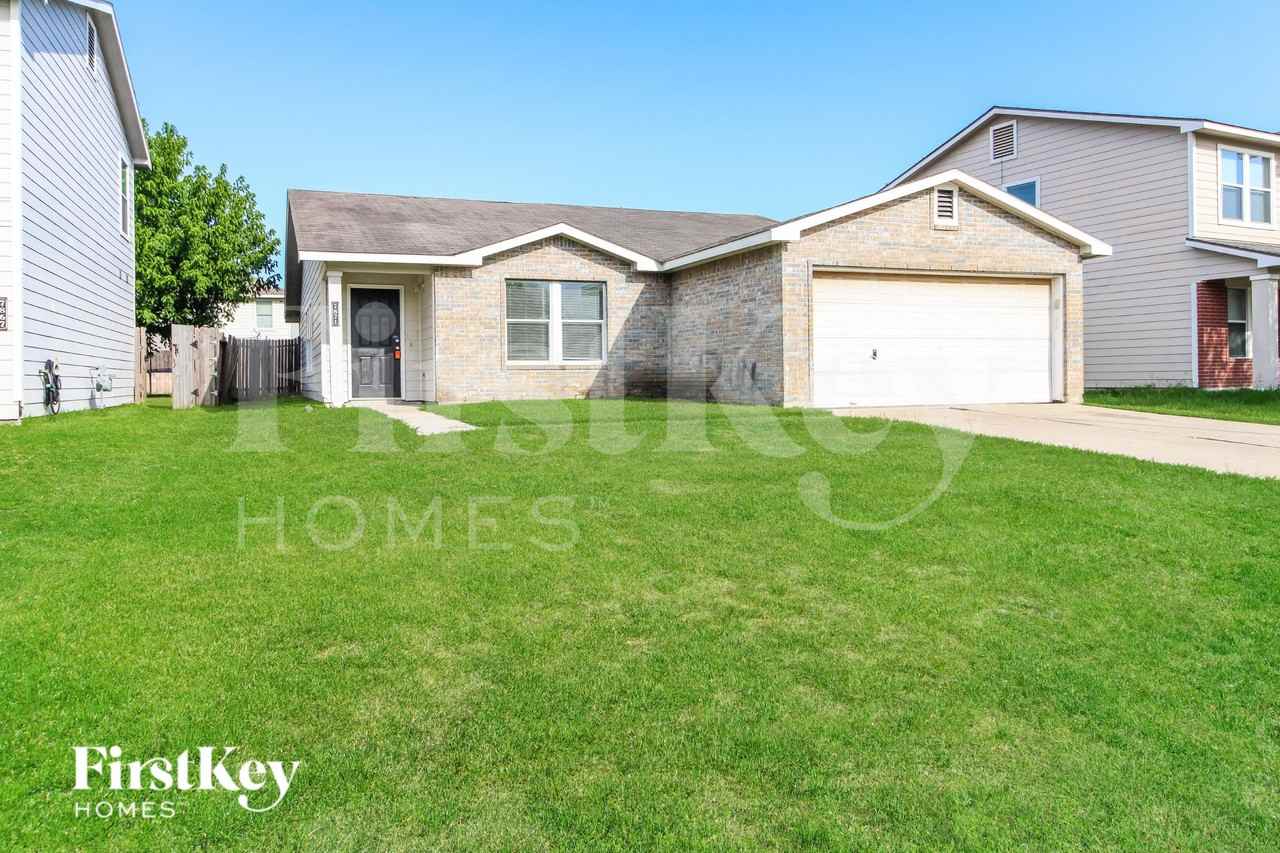 7871 Ashland Springs Ln - Photo 3 of 15